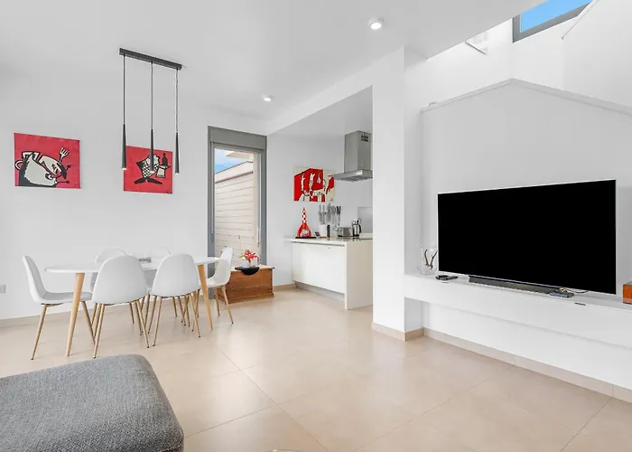 3110 Malibu Villa